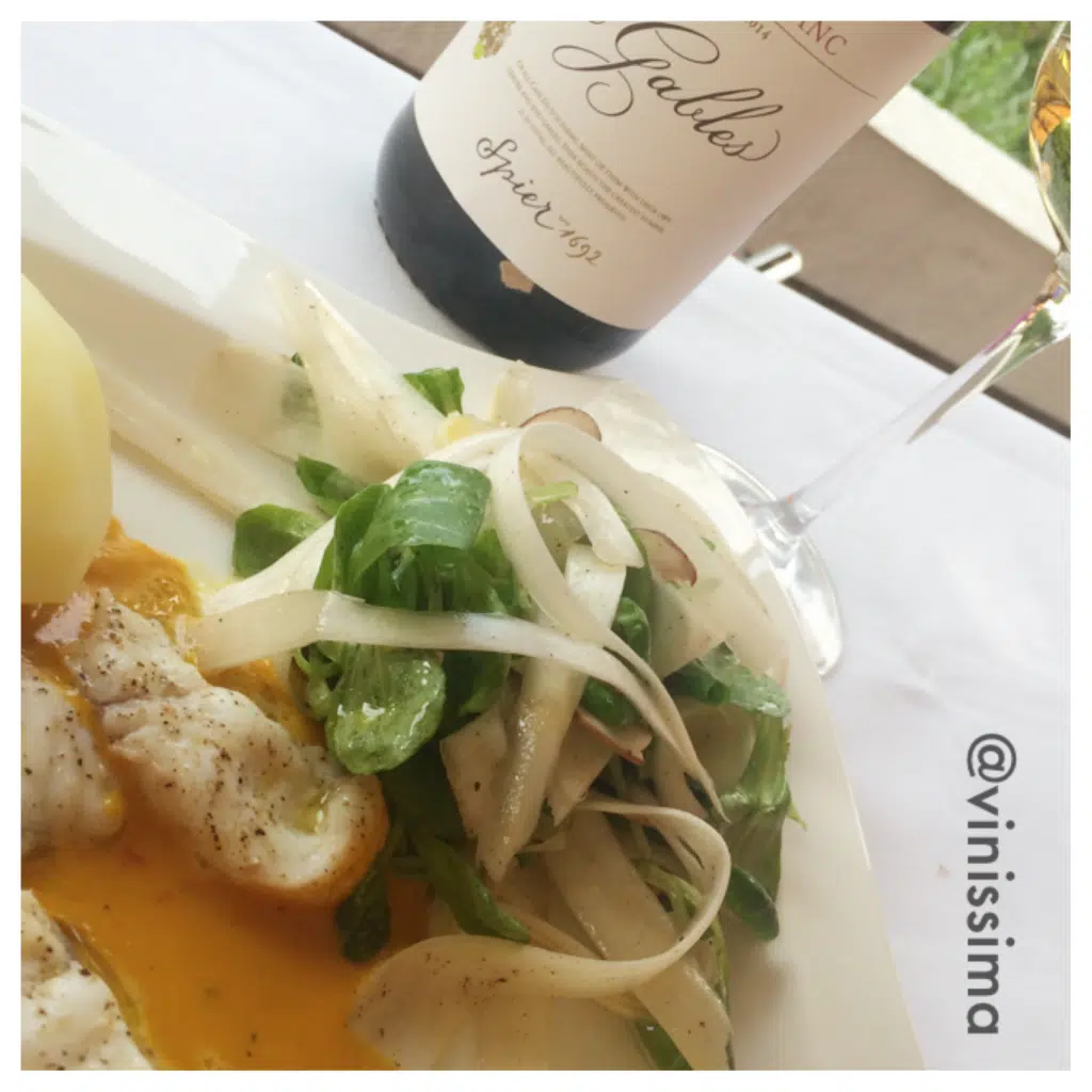 Salade van rauwe asperges