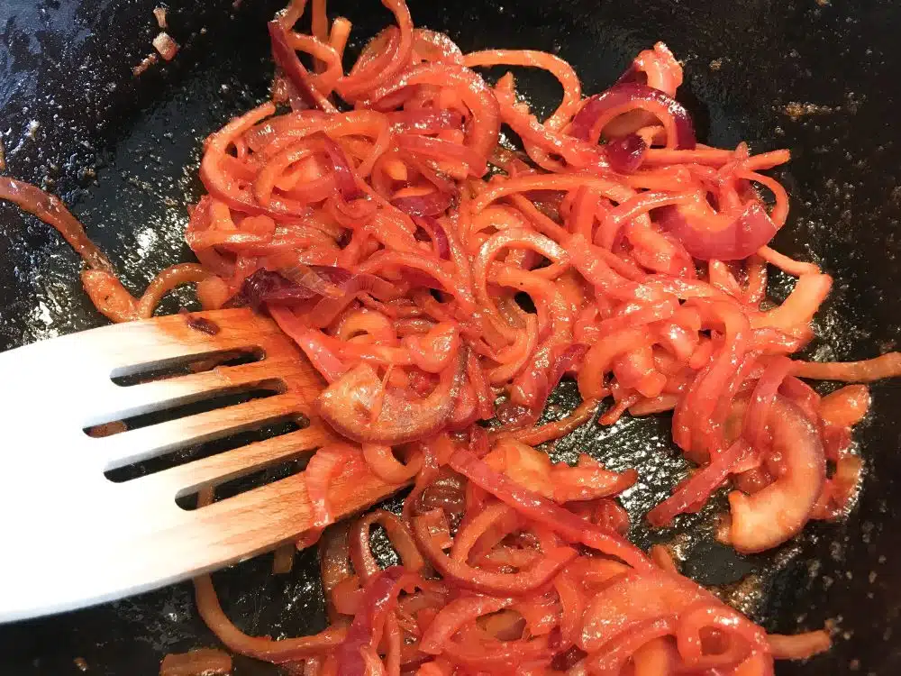 uien en tomatenpuree uien en tomatenpuree