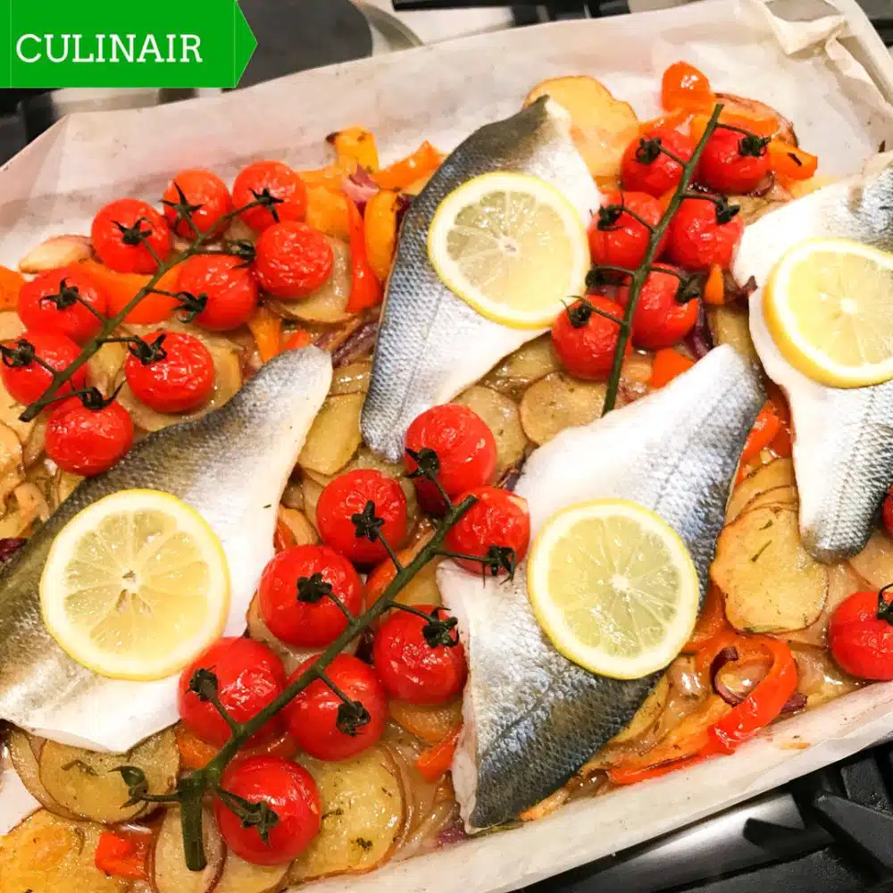 traybake van mediterrane groenten en zeebaars