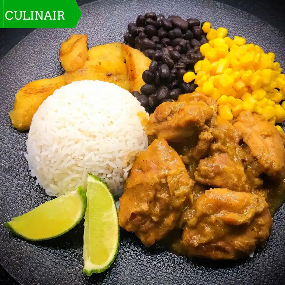 kip met saus van banaan en spiced rum