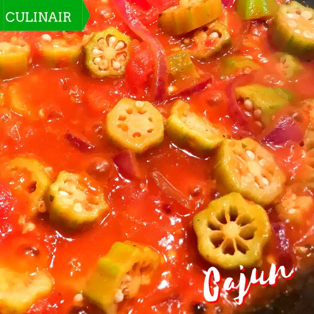 okra met tomaat