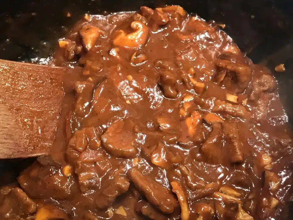 vulling Engelse pie met bavette en paddenstoelen
