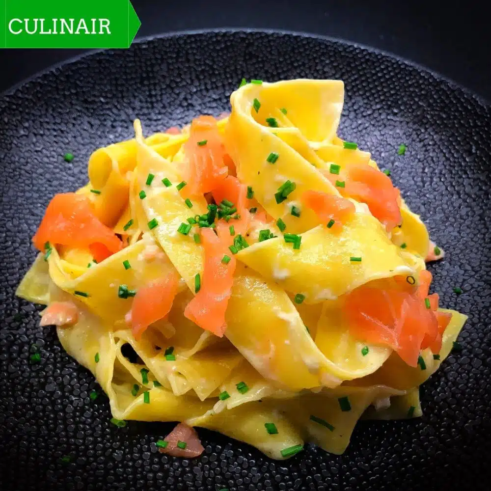 pasta met gerookte zalm en geitenkaas