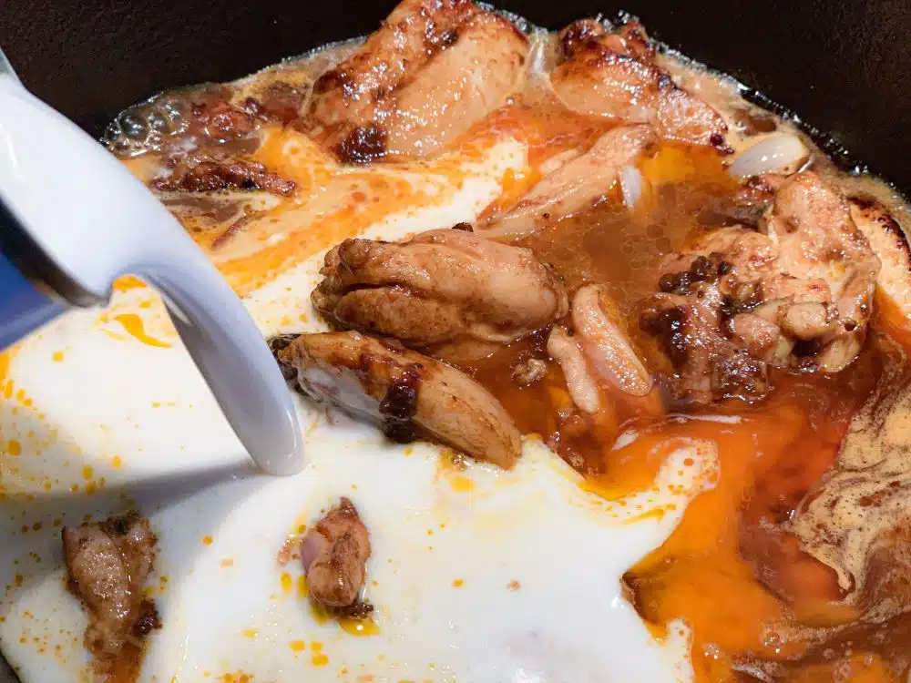 chipotle-rum kip met kokosmelk