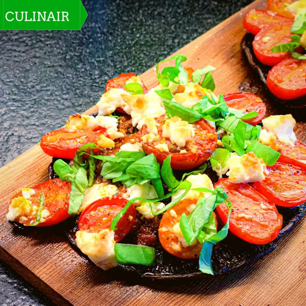 gevulde portobellos op de cederhouten ovenplank