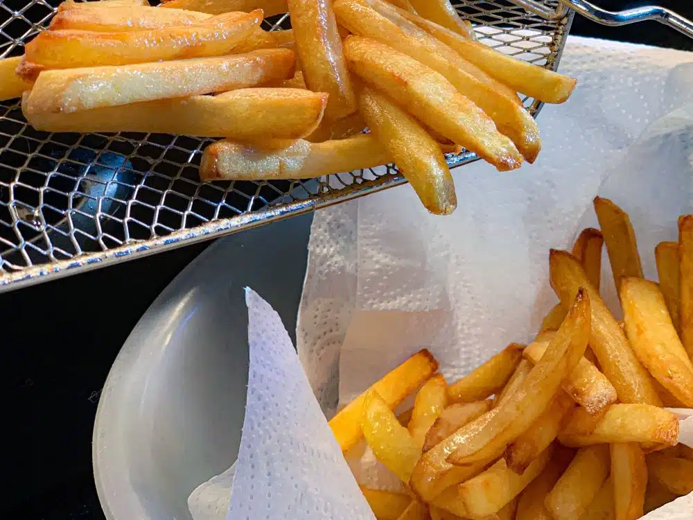 frietjes laten uitlekken