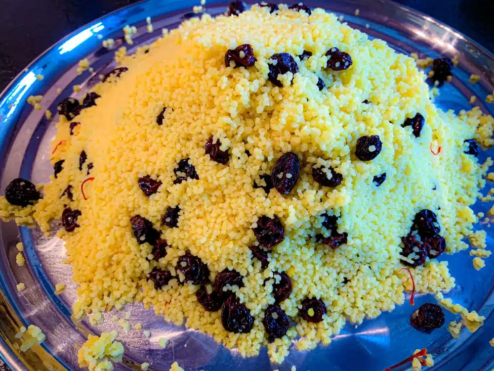 couscous met saffraan en rozijnen