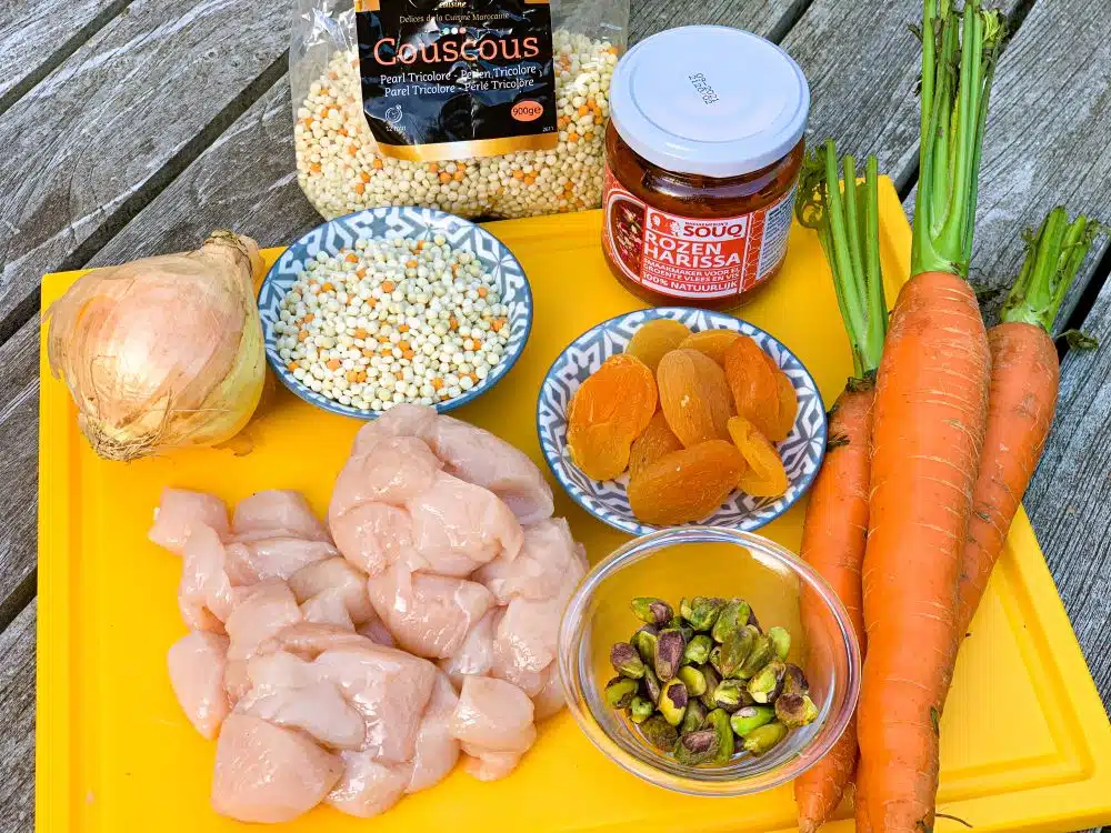 ingrediënten parelcouscous met kip wortel abrikozen en rozenharissa ingrediënten parelcouscous met kip wortel abrikozen en rozenharissa
