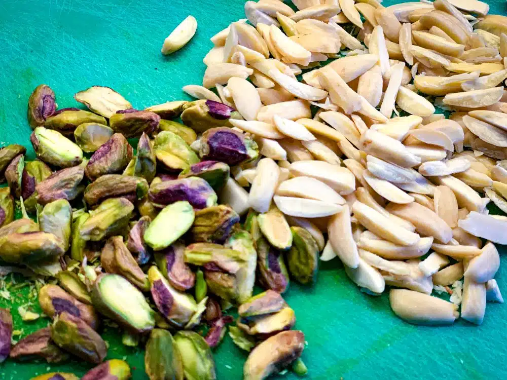 pistachenootjes en amandelen