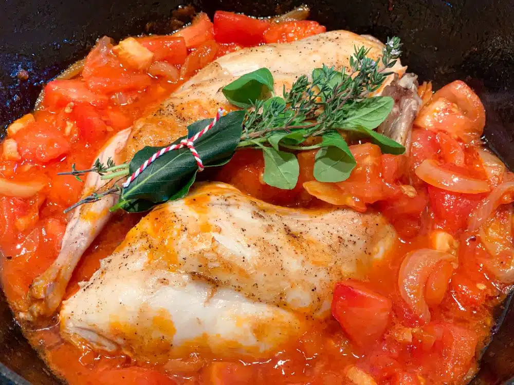 konijn in tomatensaus