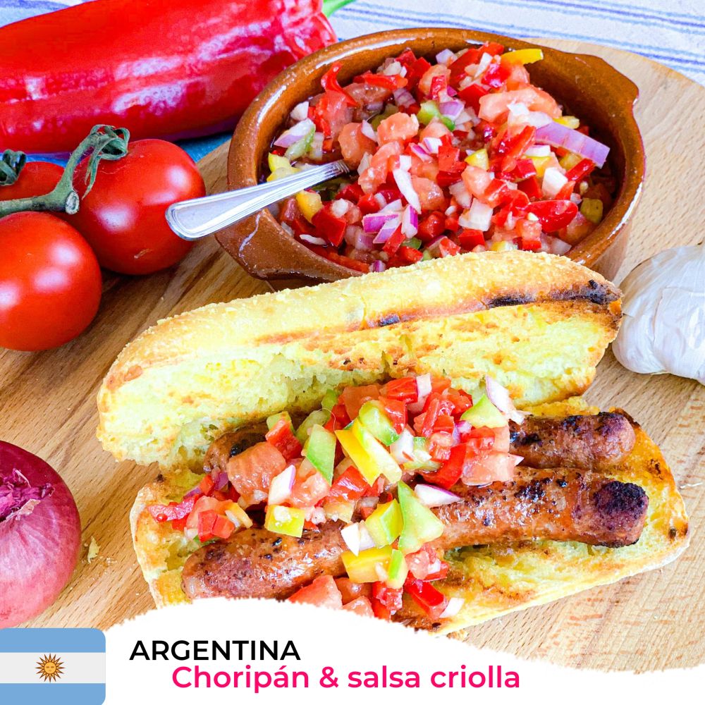 Argentijnse choripán met salsa criolla