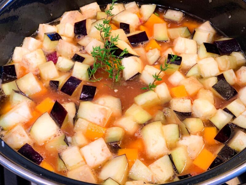 National Dishes Nr. 6 ANTIGUA EN BARBUDA fungee and pepperpot