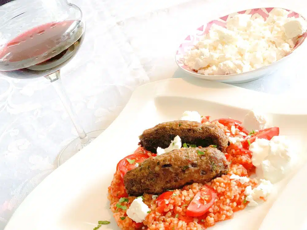 Tomatenbulgur en lamsköfte Tomatenbulgur en lamsköfte