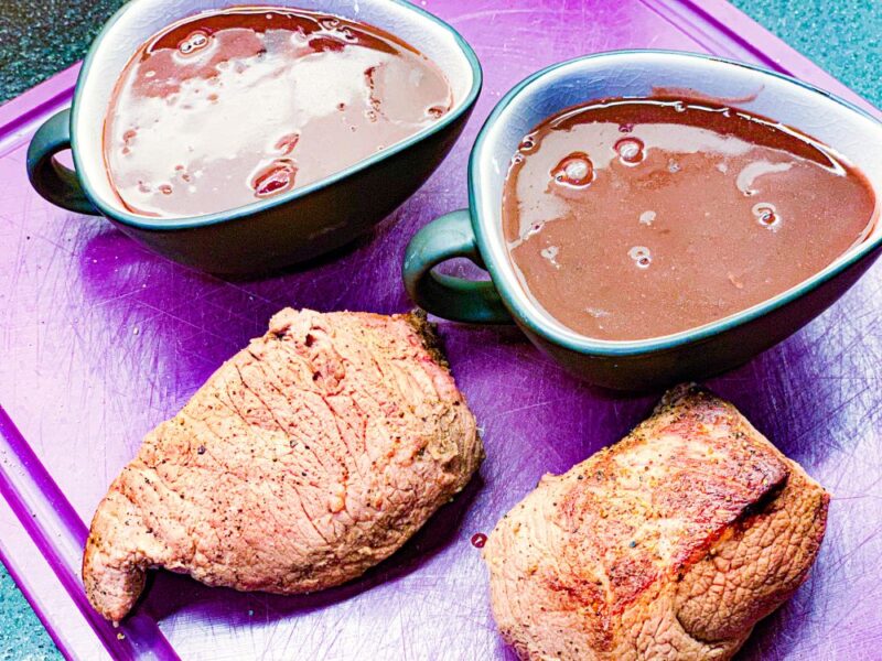 Echte Britse ‘red wine and onion gravy’ Vinissima