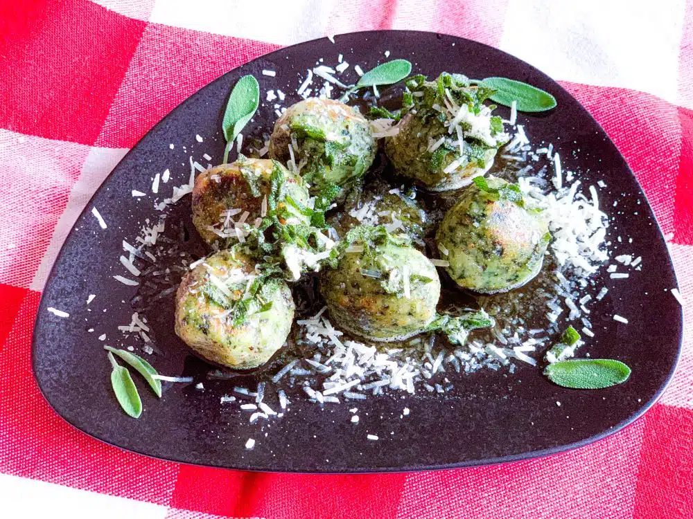 Gnudi met boter en salie