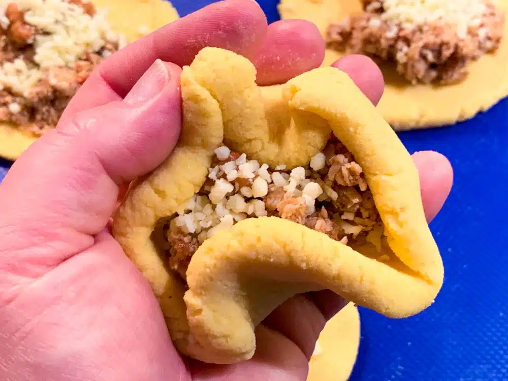 Pupusa vullen – stap 2 Pupusa vullen - stap 2