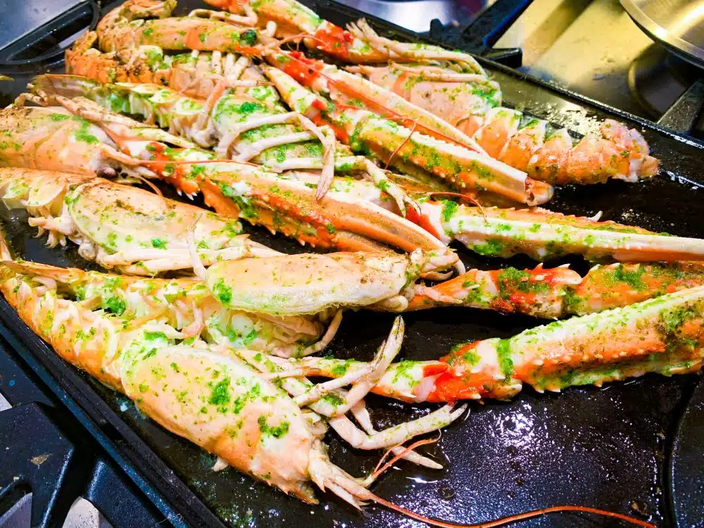 Langoustines à la plancha met knoflook-peterselie olie Langoustines à la plancha met knoflook-peterselie olie