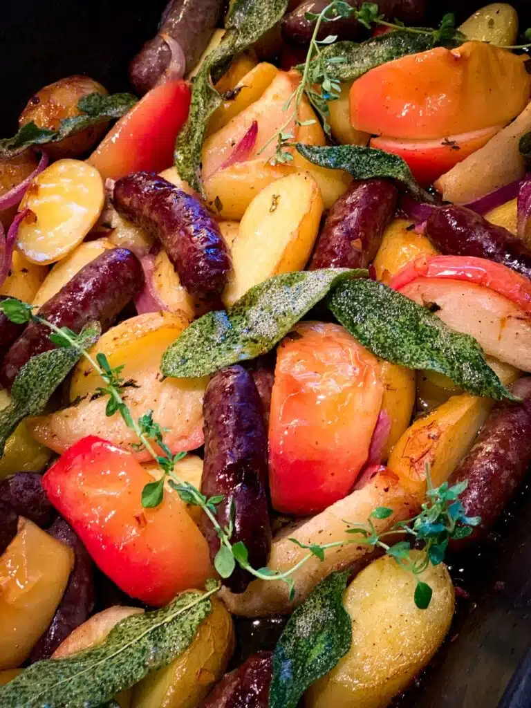 Traybake worstjes en appel Traybake worstjes en appel