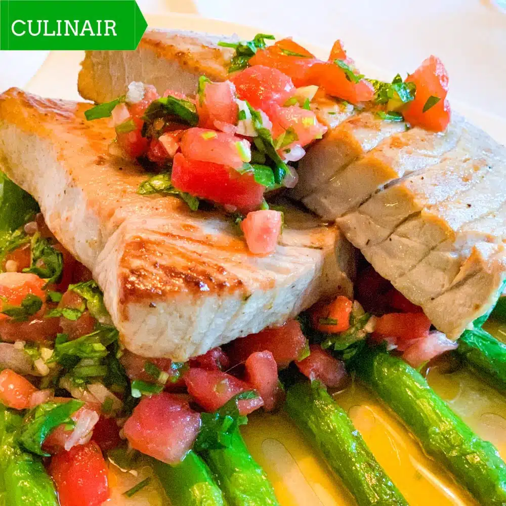 Sauce vierge bij gegrilde tonijn