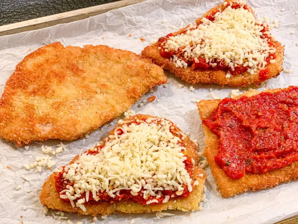 Schnitzel Parmigiana beleggen