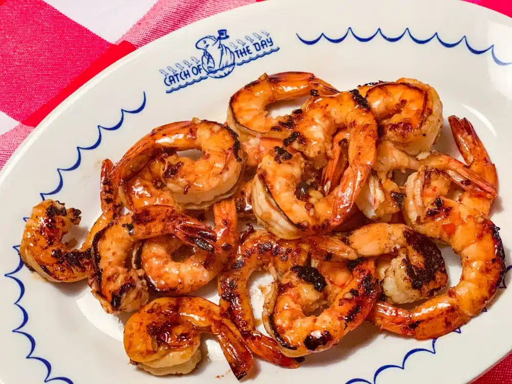 Spiced rum-glazed shrimps