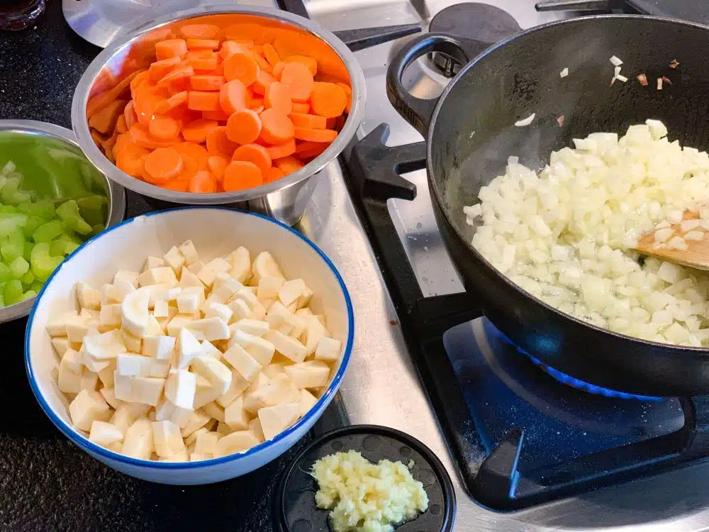 Ingrediënten wortel-pastinaaksoep Ingrediënten wortel-pastinaaksoep