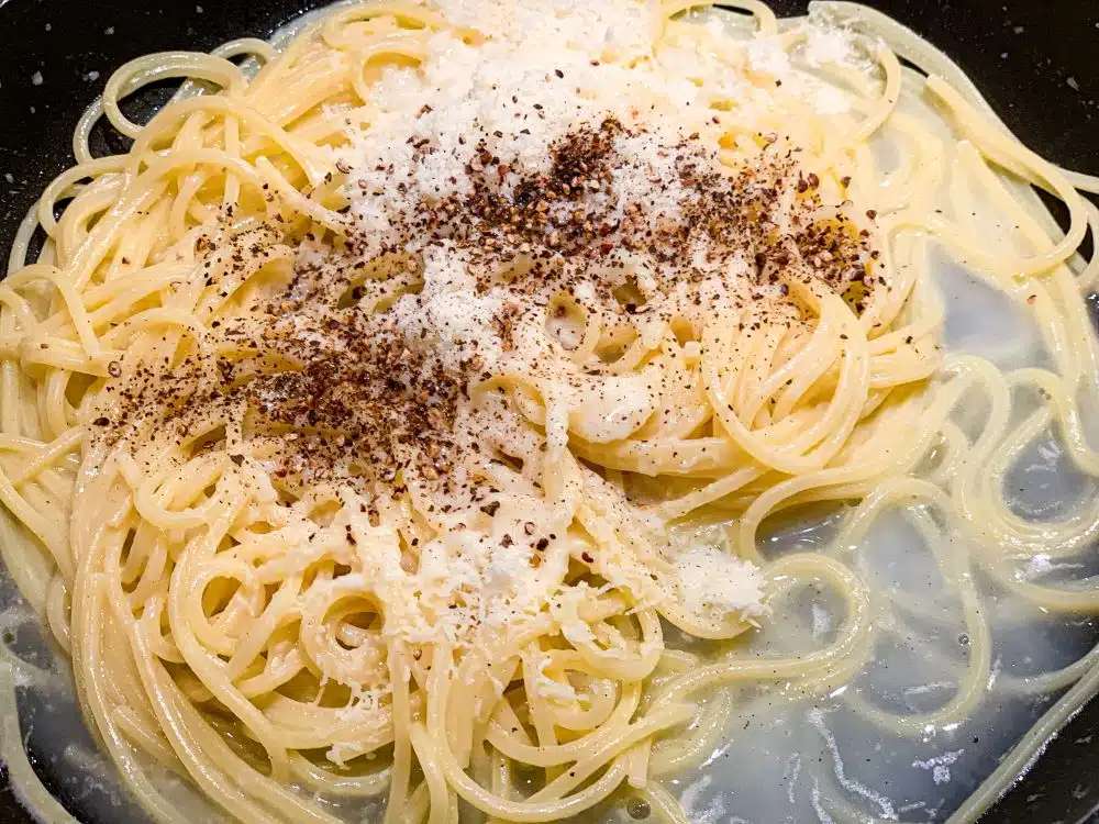 Pasta cacio e pepe maken