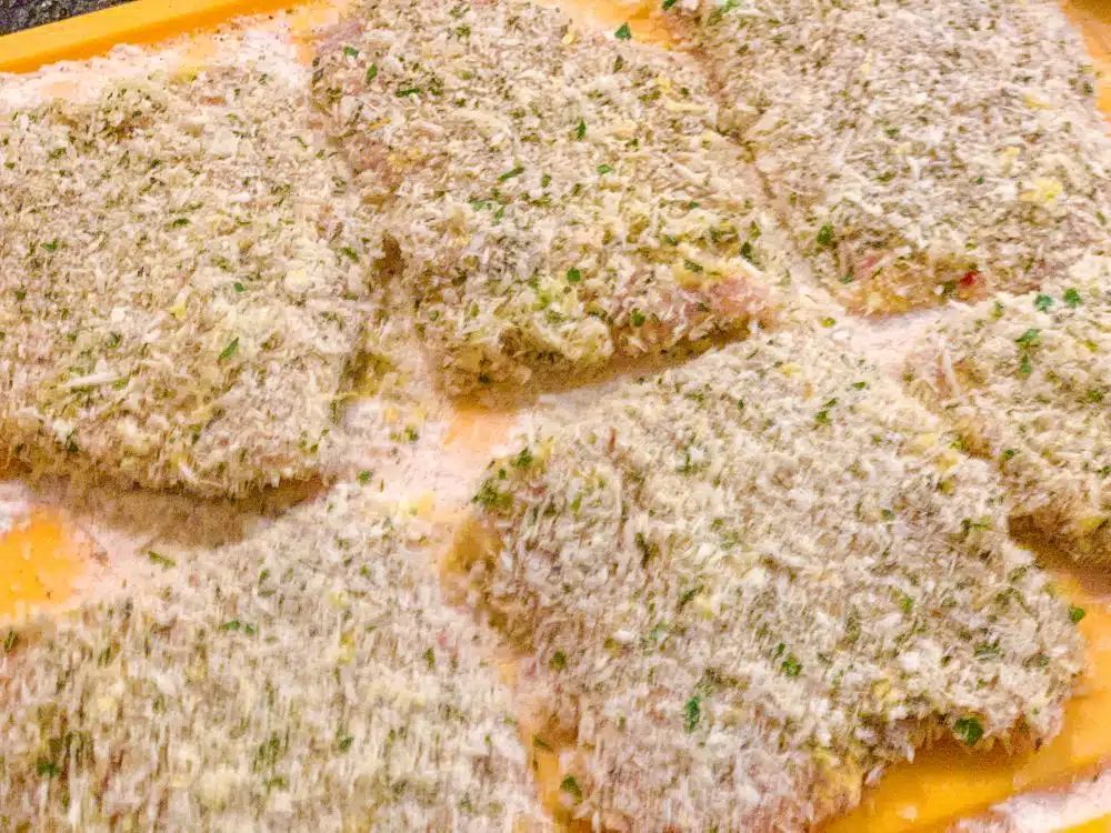 Schnitzels gepaneerd met citroen en kruiden Schnitzels gepaneerd met citroen en kruiden