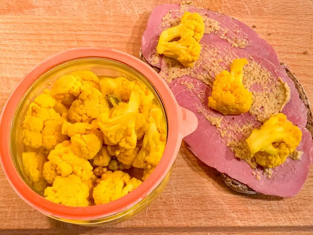 Pastrami met zoetzure bloemkool Pastrami met zoetzure bloemkool