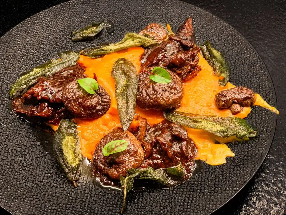 Pulled everzwijn met zoete aardappel en shiitake