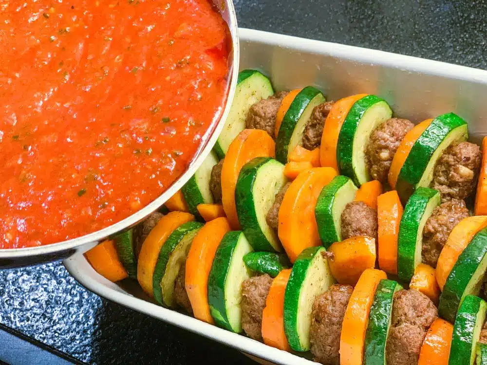 Zoete aardappel - courgette - gehakt met tomatensaus
