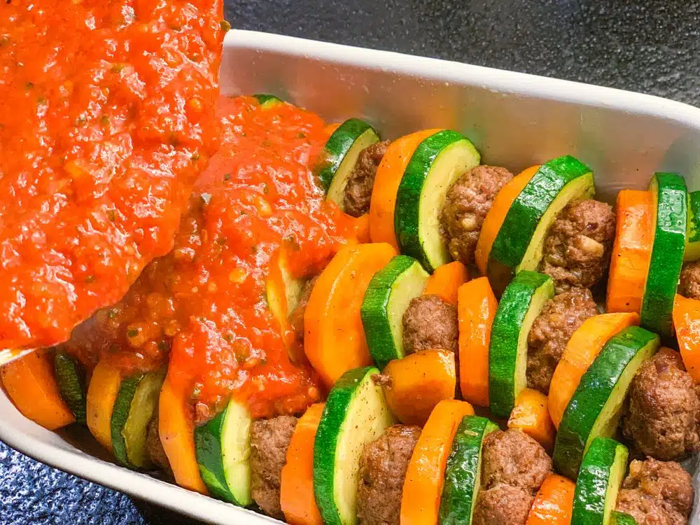 Zoete aardappel - courgette - gehakt - tomatensaus