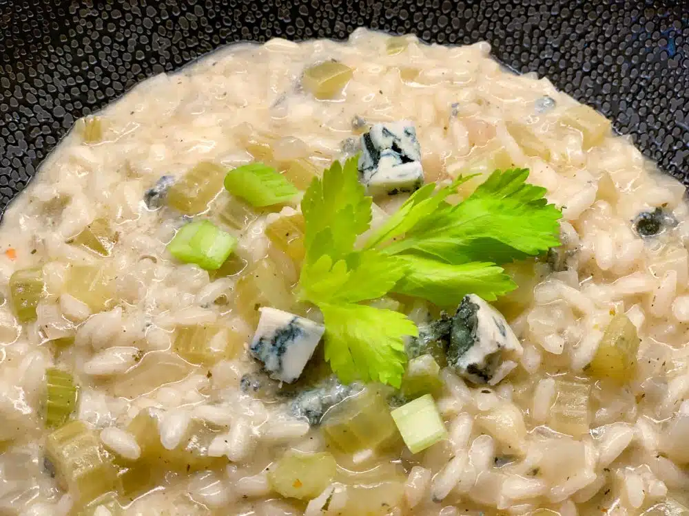 Risotto met bleekselderij en gorgonzola piccante Risotto met bleekselderij en gorgonzola piccante