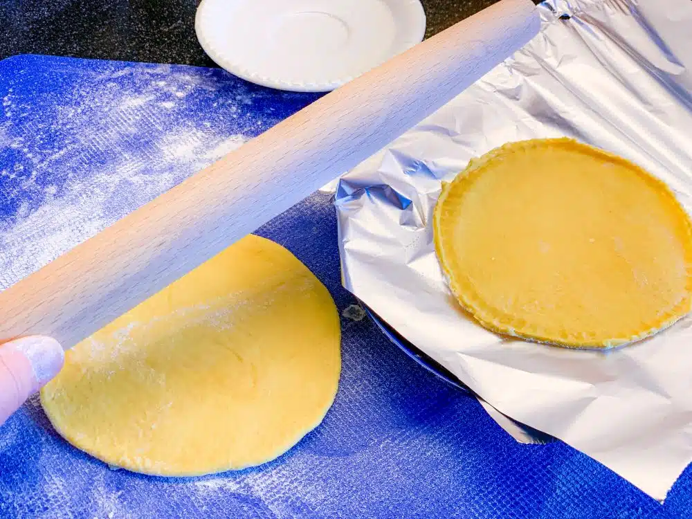 Deeg voor salteñas uitrollen