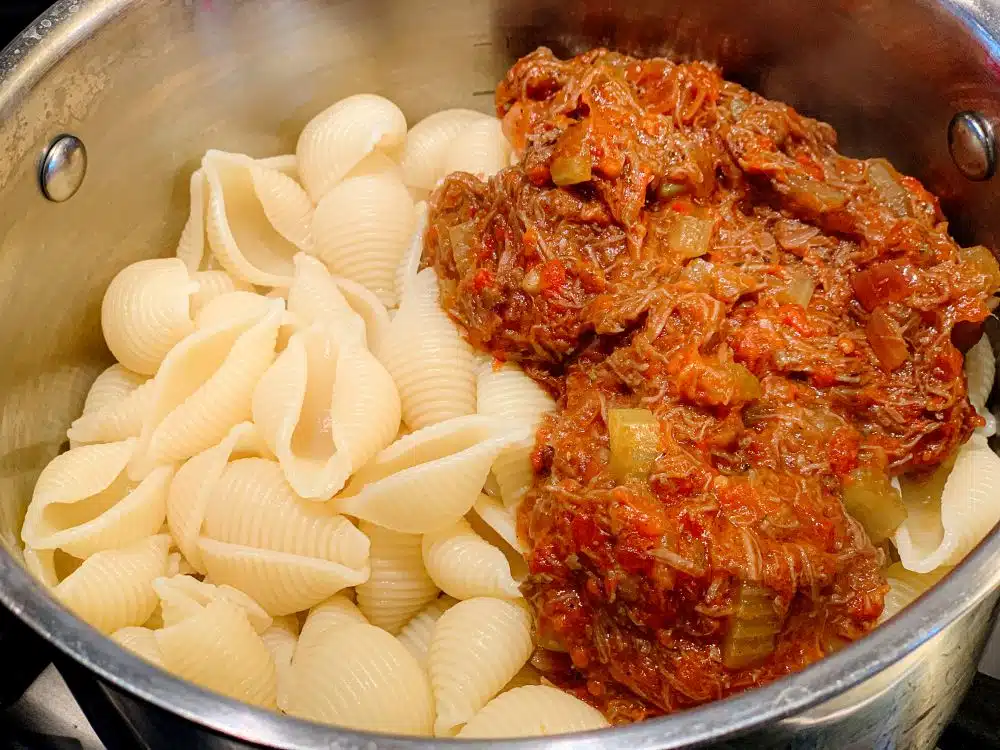 Draadjesvlees als pastasaus