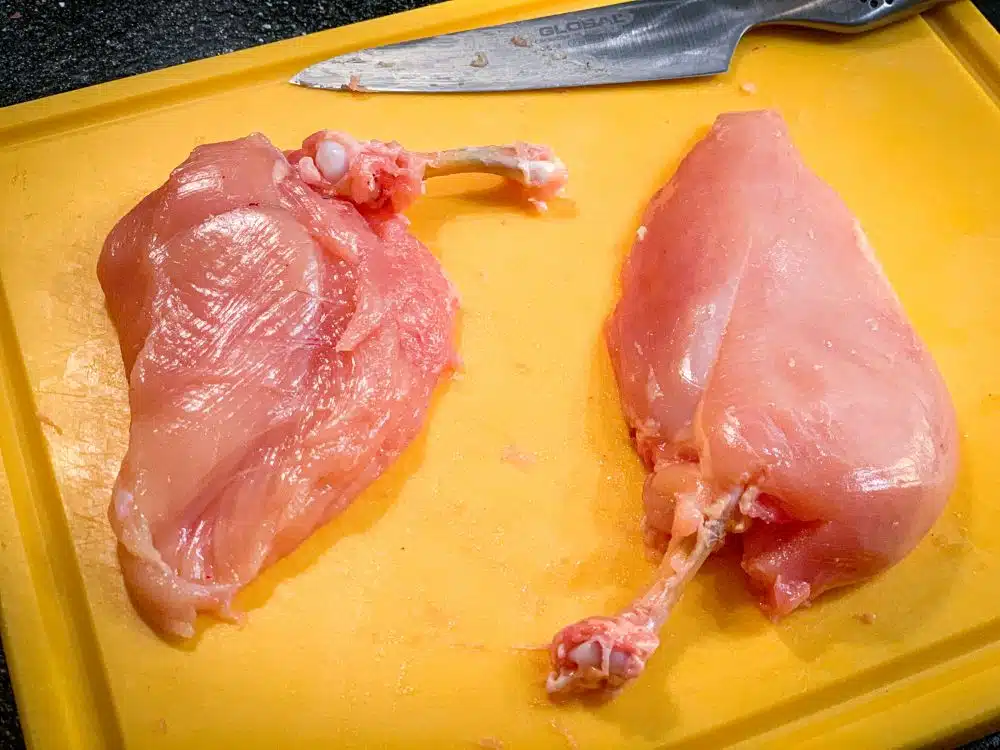 Kipsuprêmes met schoongeschraapte botjes Kipsuprêmes met schoongeschraapte botjes