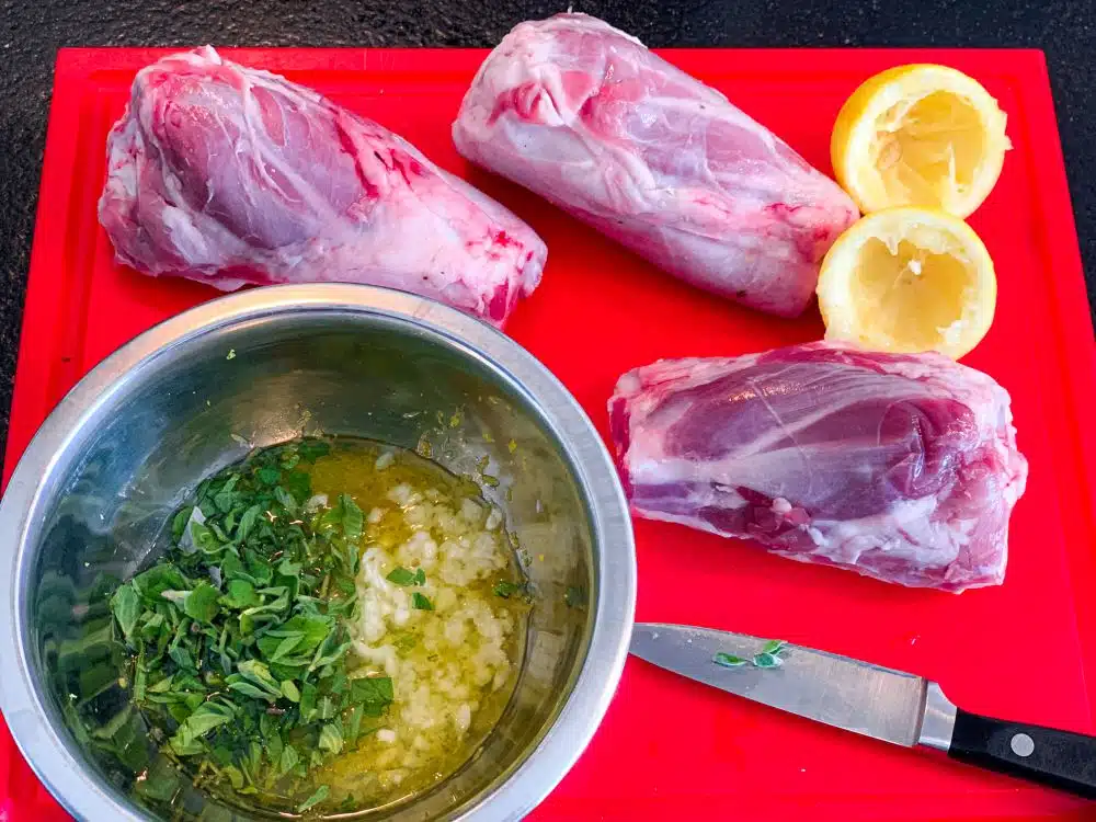 Marinade voor Griekse lamsschenkels