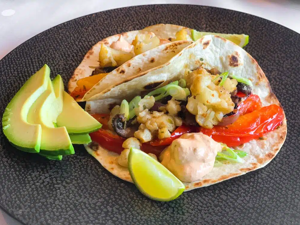 Fajitas met groenten en avocado