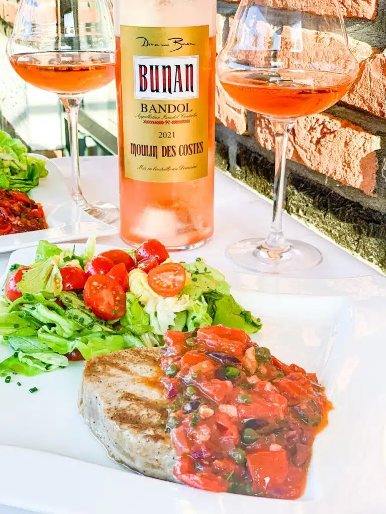 tonno alla siciliana en Bandol-rosé van Bunan tonno alla siciliana en Bandol-rosé van Bunan
