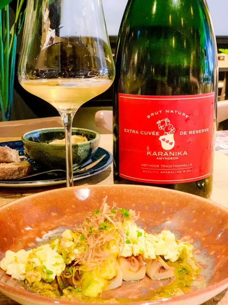 Domaine Karanika Extra Cuvée de Reserve – prei aardappelsalade en beurre de Paris van Nado