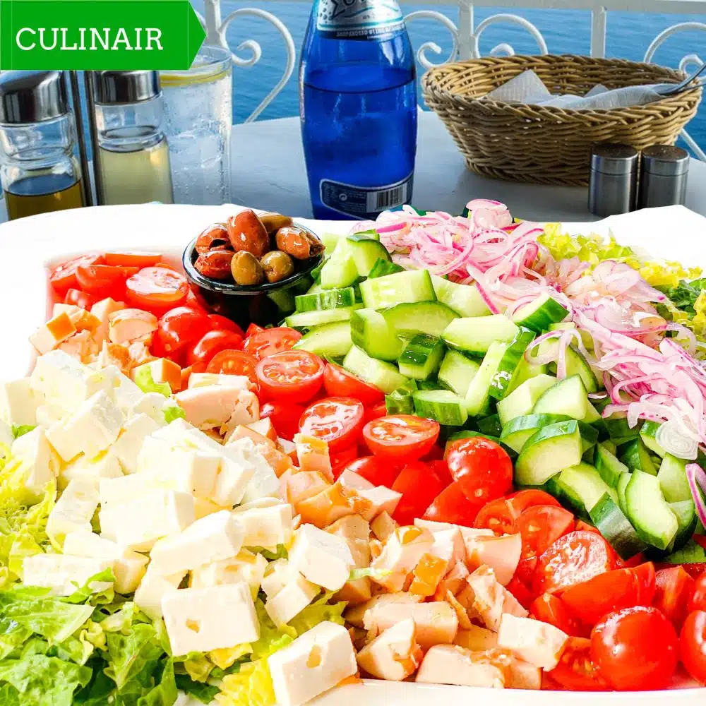 Griekse salade met kip