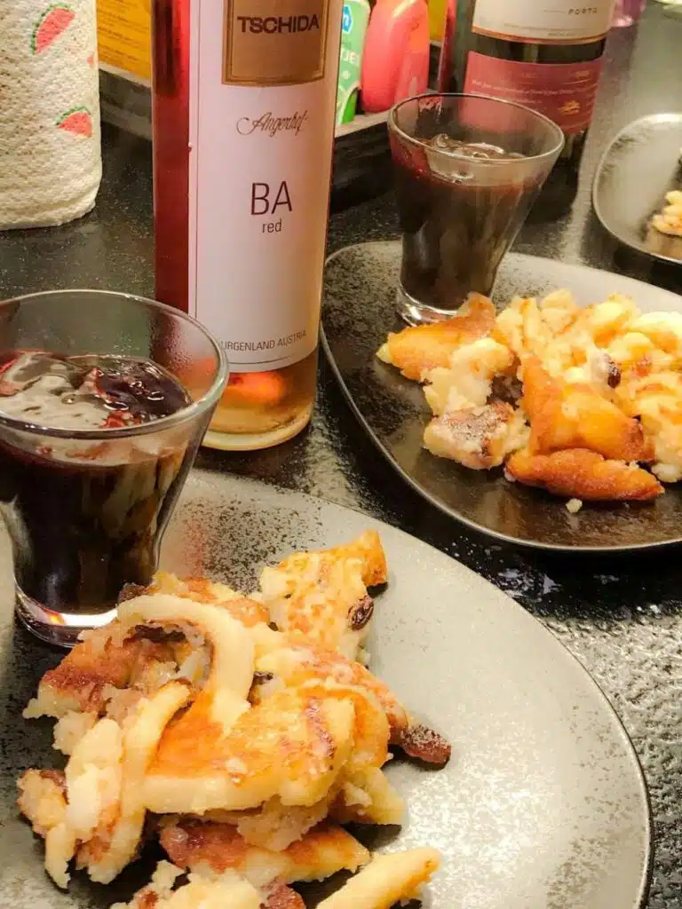 Oostenrijks diner – Kaiserschmarrn met kersensaus Oostenrijks diner - Kaiserschmarrn met kersensaus