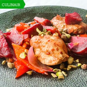 Low carb - Ovenschotel met kip, rozenharissa, paprika en rode bietjes