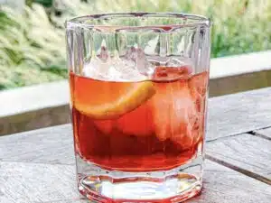 The Queens Cocktail – Dubonnet and Gin