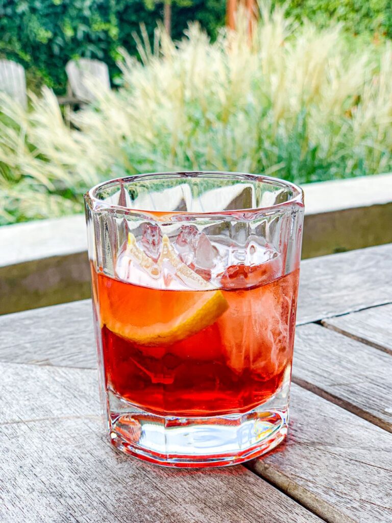 The Queen's Cocktail & Gin Vinissima