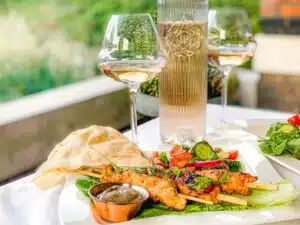 shish taouk met Ultimate Provence rosé shish taouk met Ultimate Provence rosé