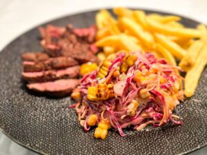 corn slaw en chipotle-steak
