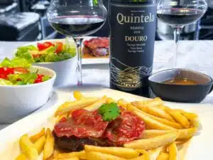 Bife à Portuguesa - Douro Quintela