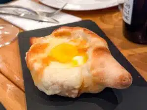 Georgische khachapuri