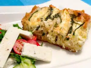 crinkle cake en Griekse boerensalade crinkle cake en Griekse boerensalade